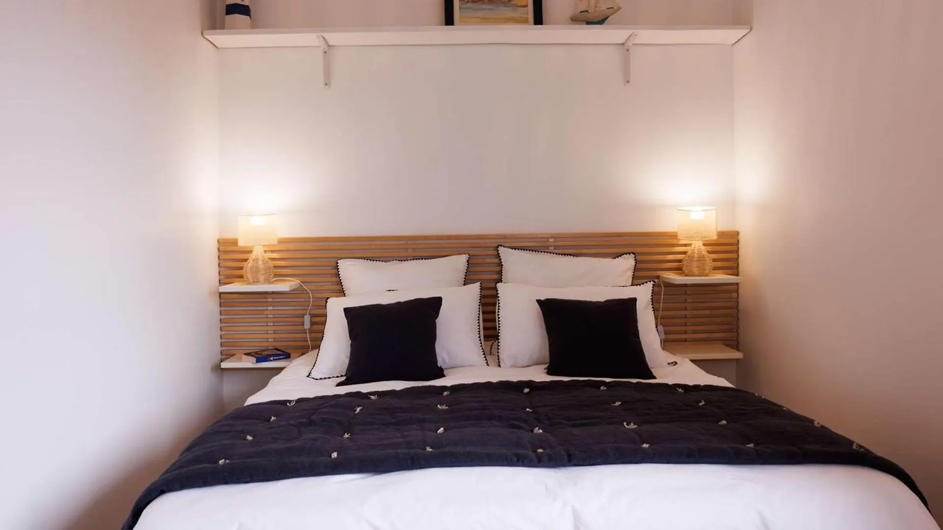 Maison 4 Etoiles A Tregastel, Proche Plage Pour 8 Pers. Avec Parking - Fr-1-542-74